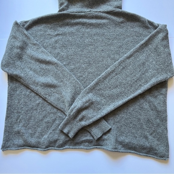 Brandy  Melville Giovanna Wool Hoodie Crop Sweater Gray Pullover Knit One Size - Picture 12 of 15